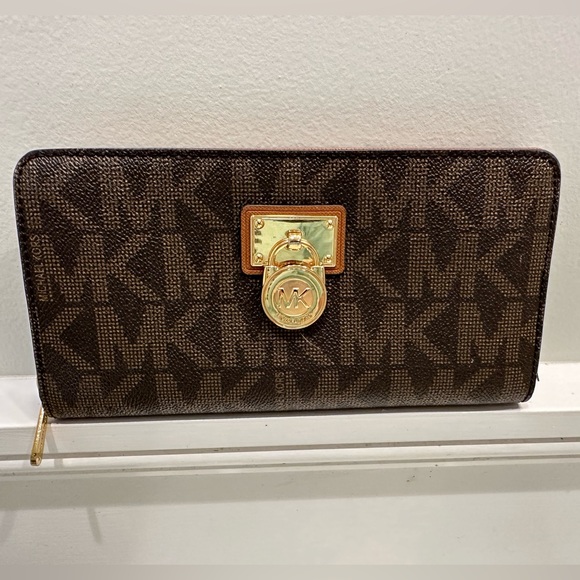 Brown Michael Kors Long Zip Around Wallet - Picture 1 of 7